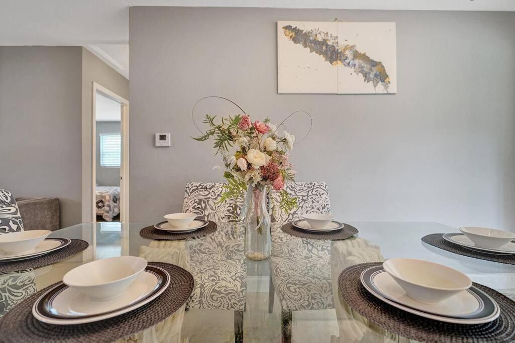 Luxury 3bd/2ba Near & Olas Holiday home Fort Lauderdale