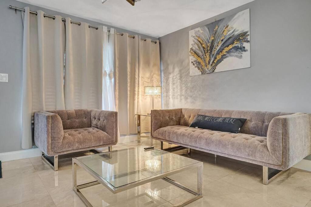 Luxury 3bd/2ba Near & Olas Holiday home