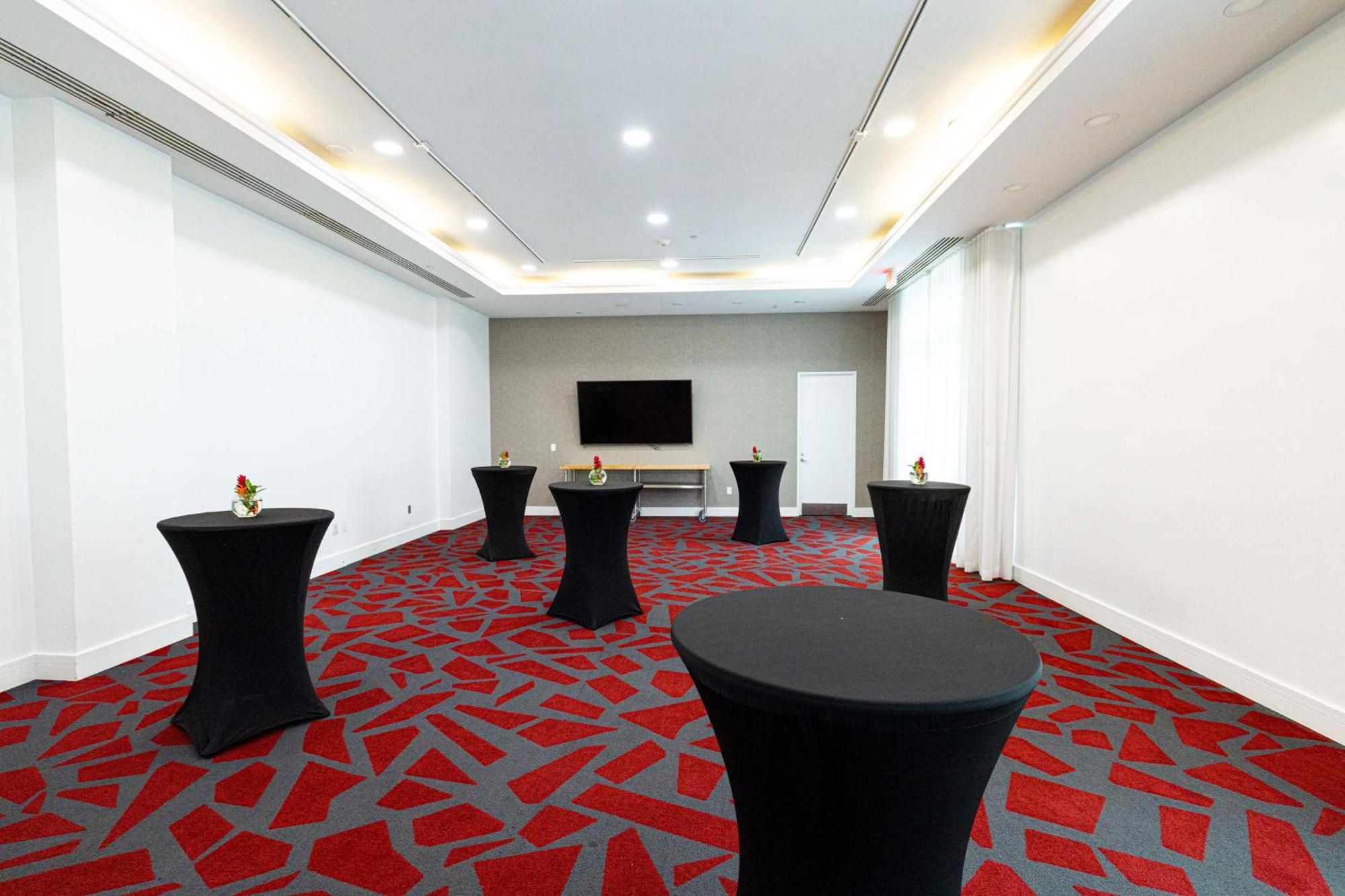 Gallery One - A Doubletree By Hilton