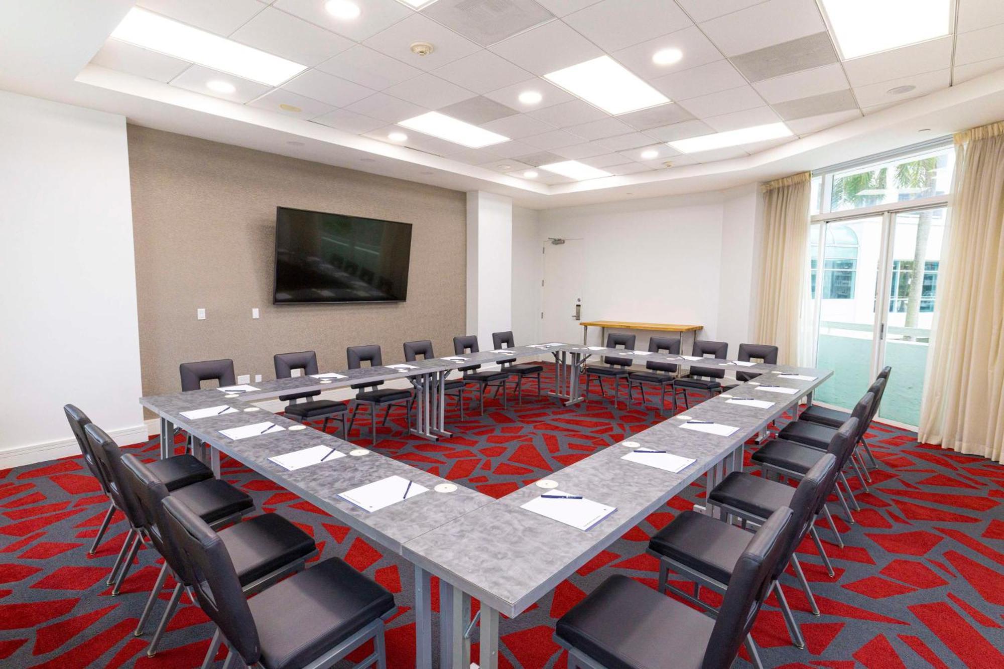 Gallery One - A Doubletree By Hilton