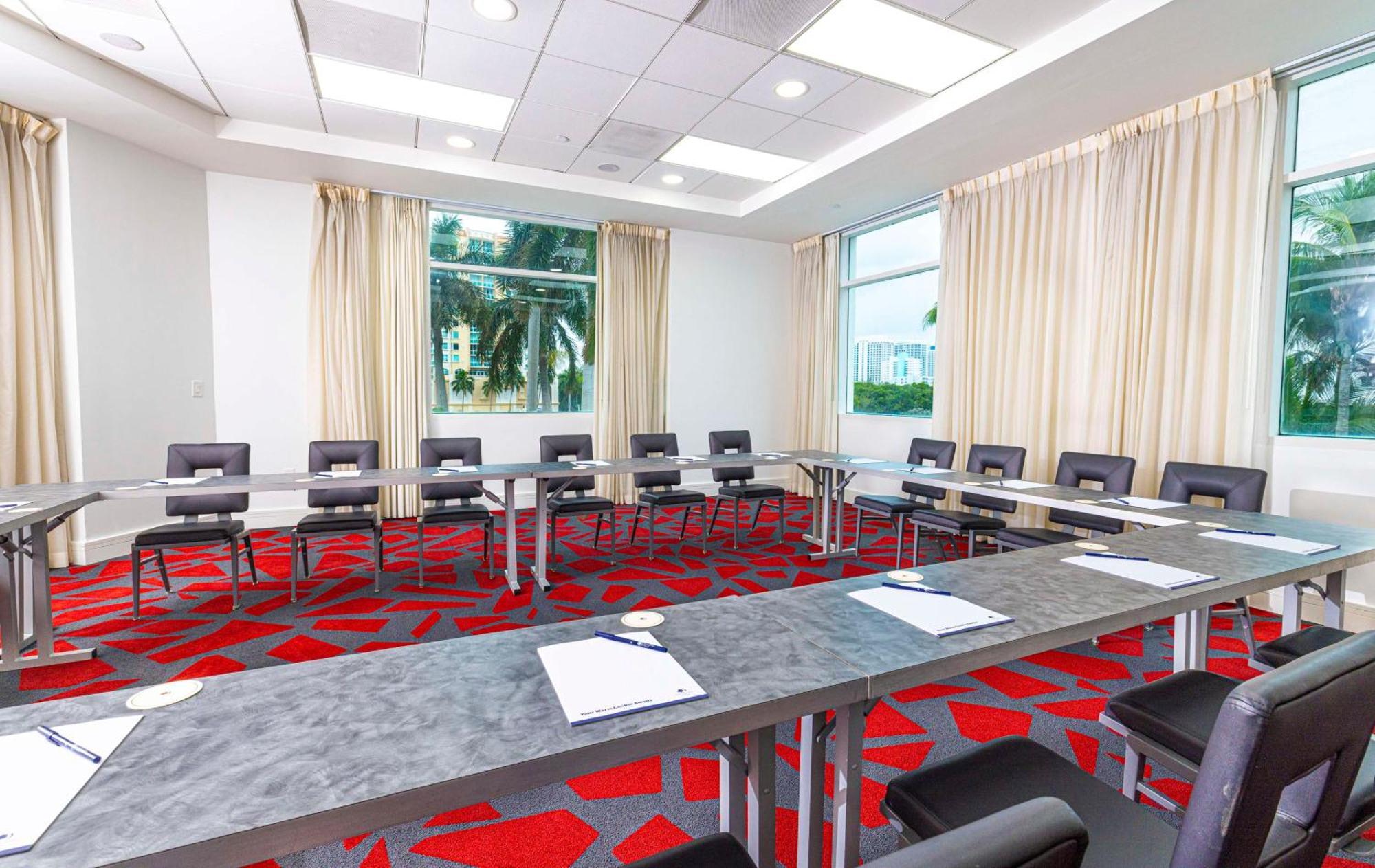 Gallery One - A Doubletree By Hilton Hotel