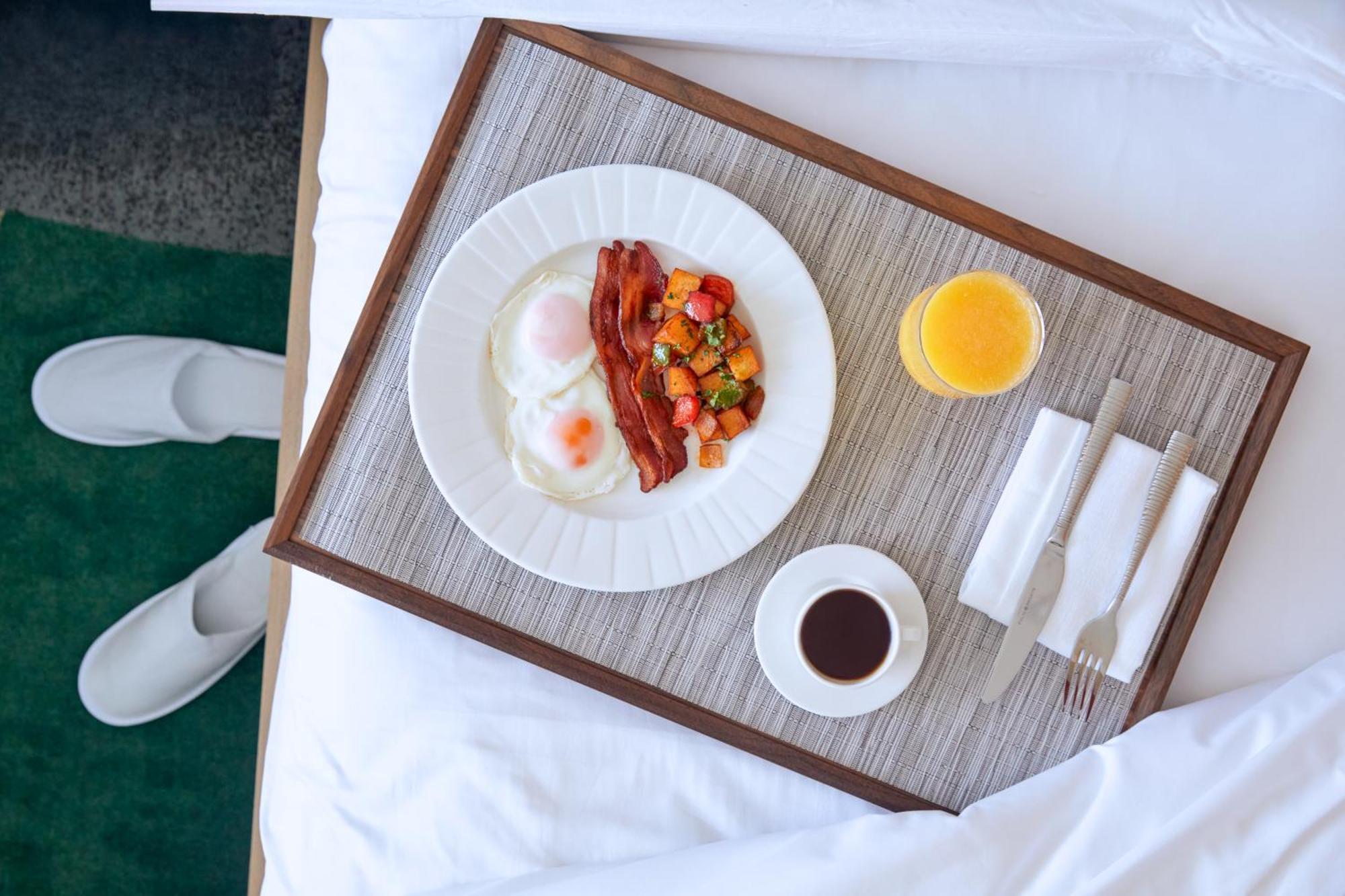 Hotel Pier Sixty-six 5*