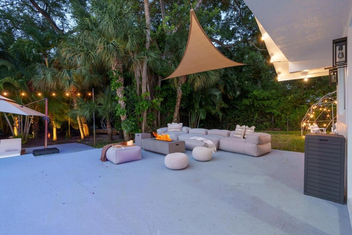 Huge Heated Pool With Gameroom