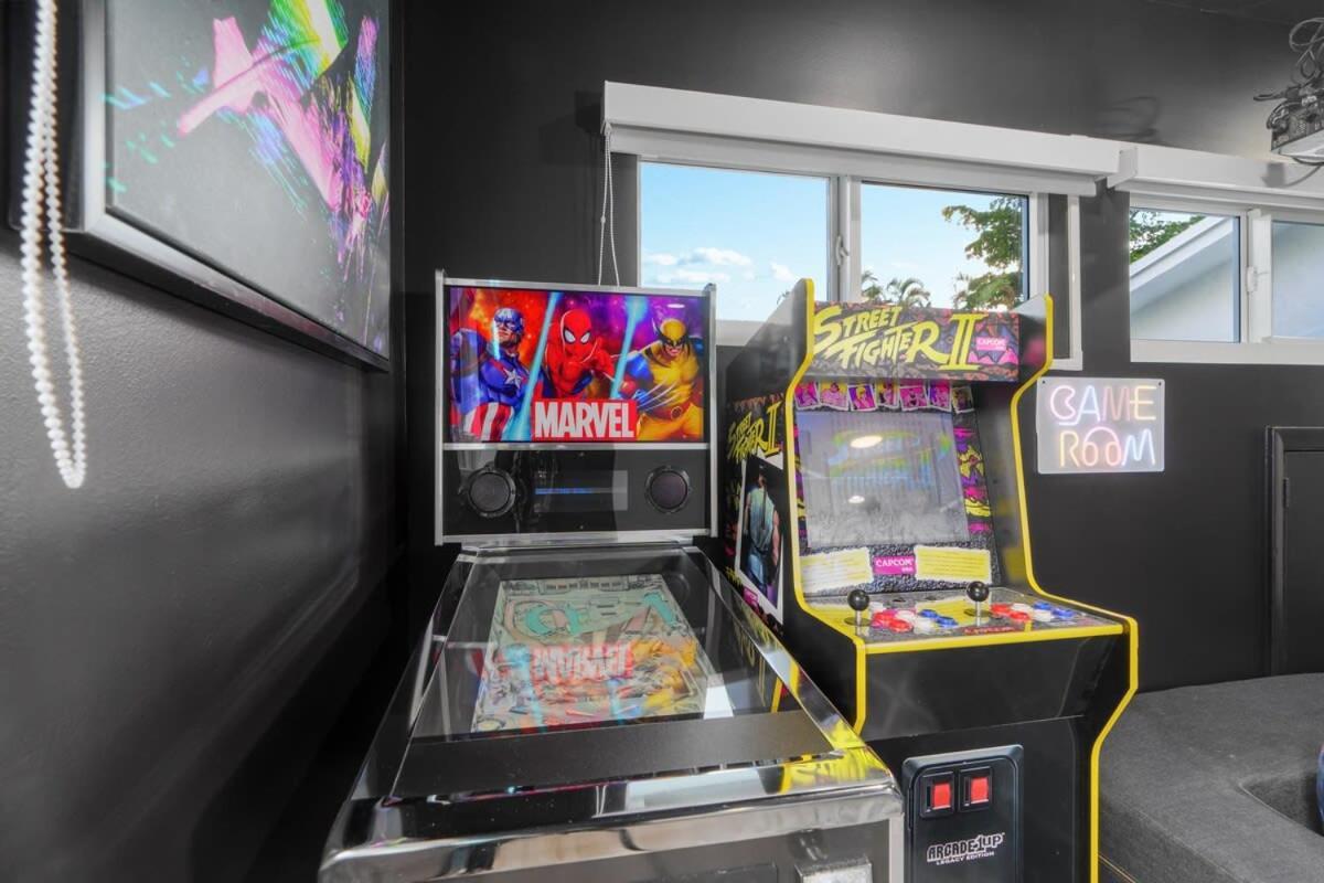 Huge Heated Pool With Gameroom Fort Lauderdale