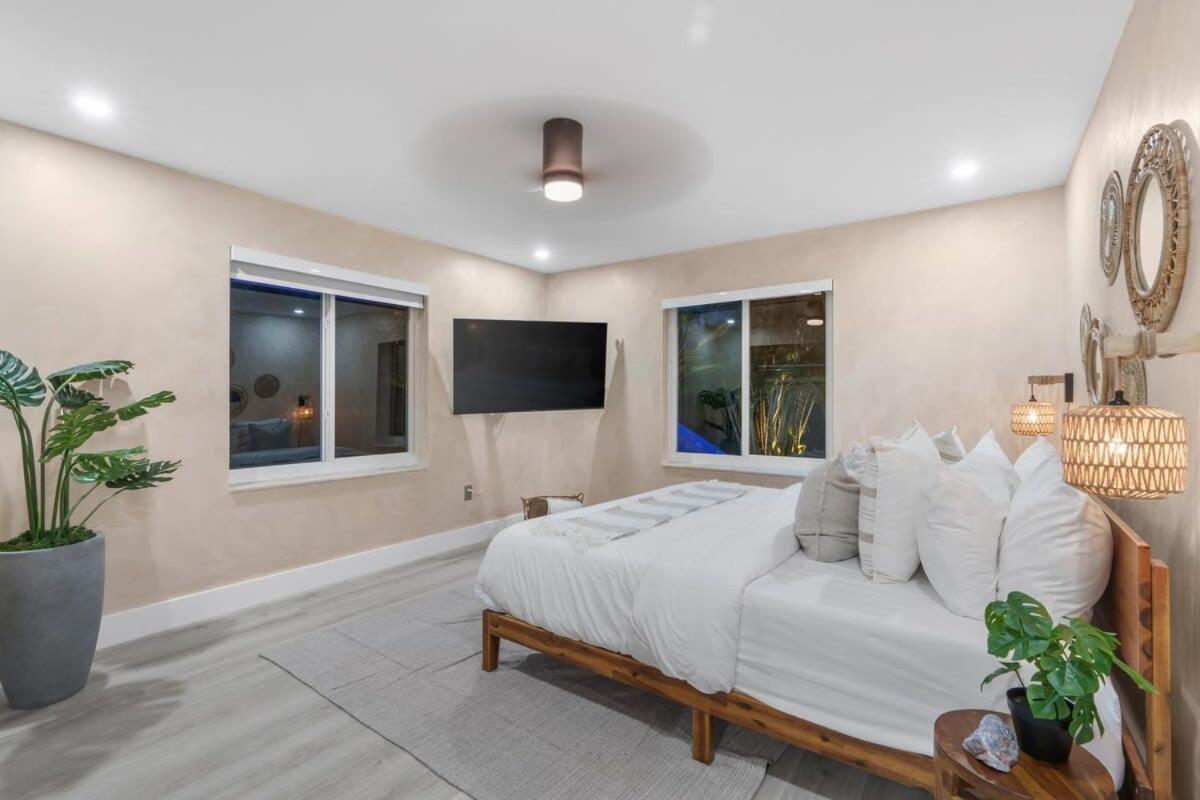 Huge Heated Pool With Gameroom Villa