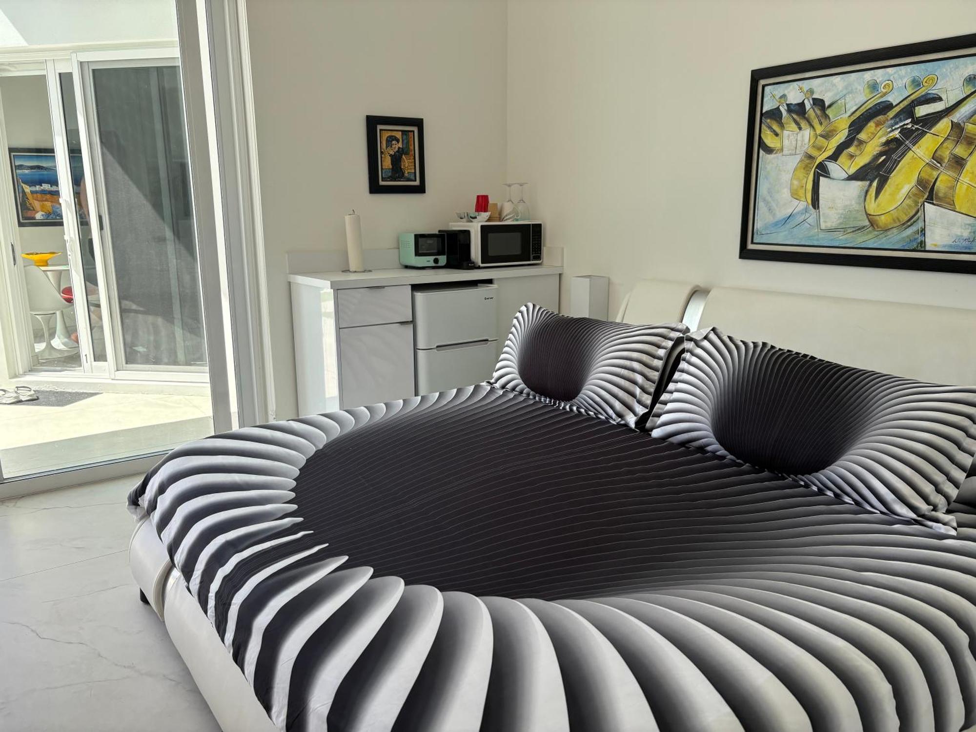 Guest house Men Only Clothing Option Near Wilton Manors