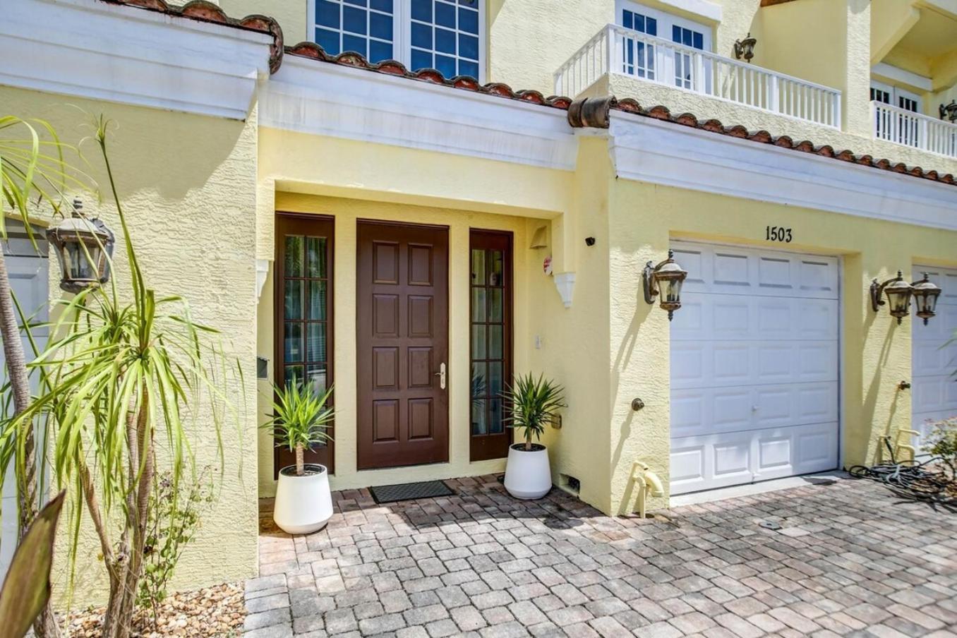 Private Patio Cali King Bed Sleeps 10 Holiday home Fort Lauderdale
