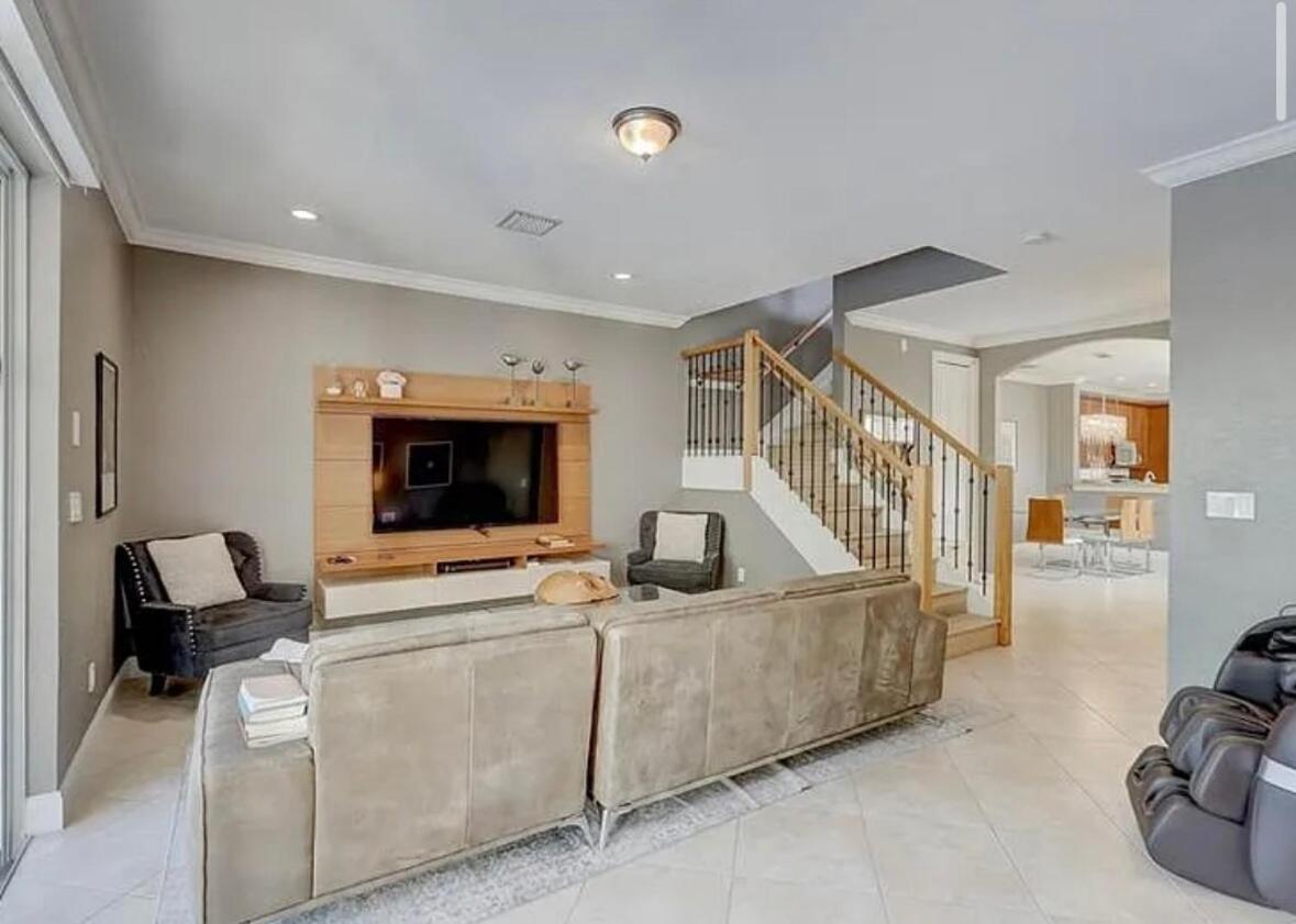 Mins To Olas With Heated Pool, Near & Dining Holiday home Fort Lauderdale