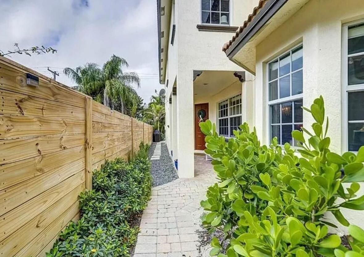 Mins To Olas With Heated Pool, Near & Dining
