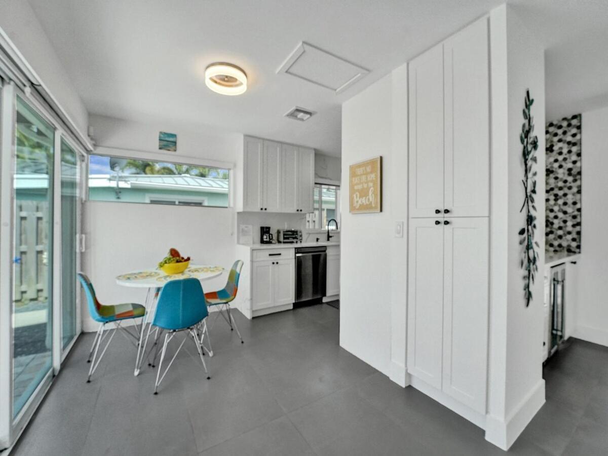 Sandy's Sunshine Oasis * Fort Lauderdale