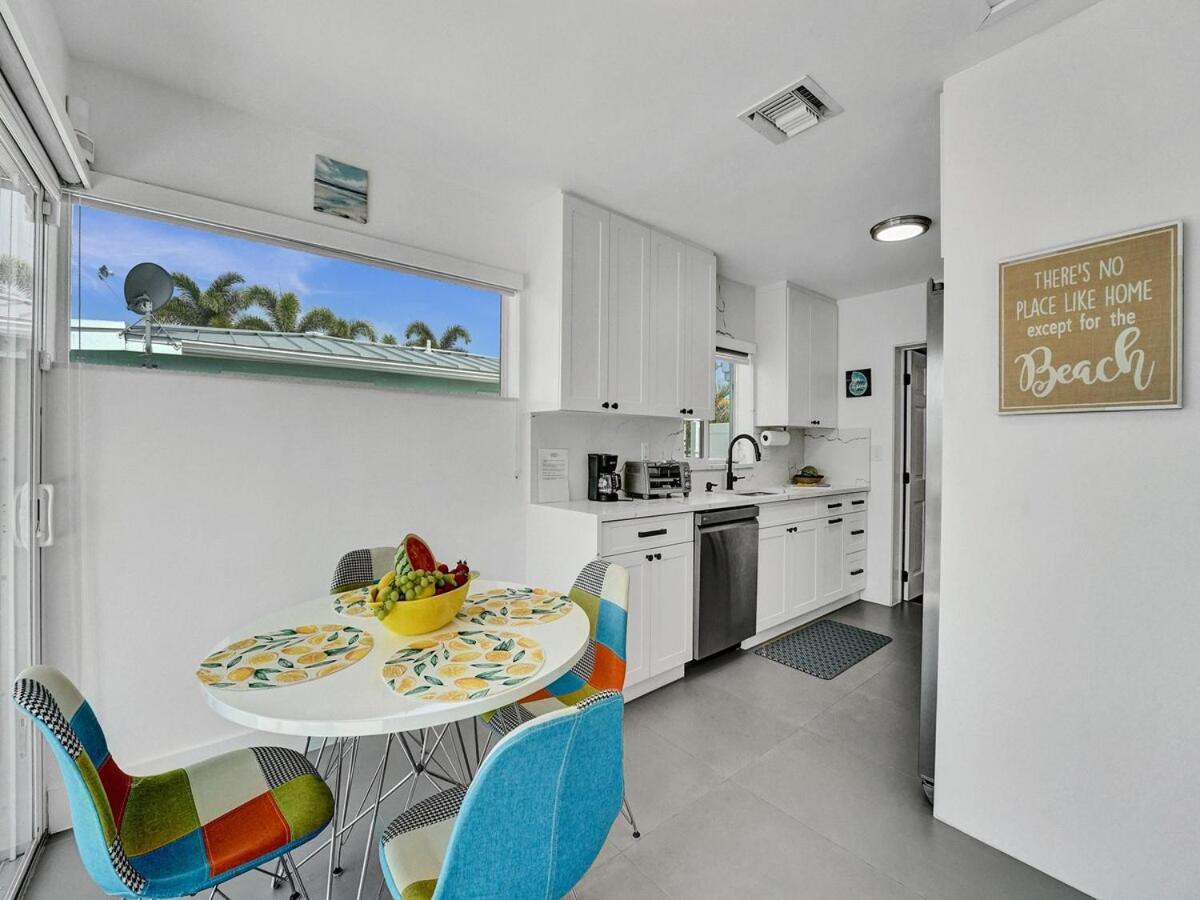 Sandy's Sunshine Oasis Holiday home