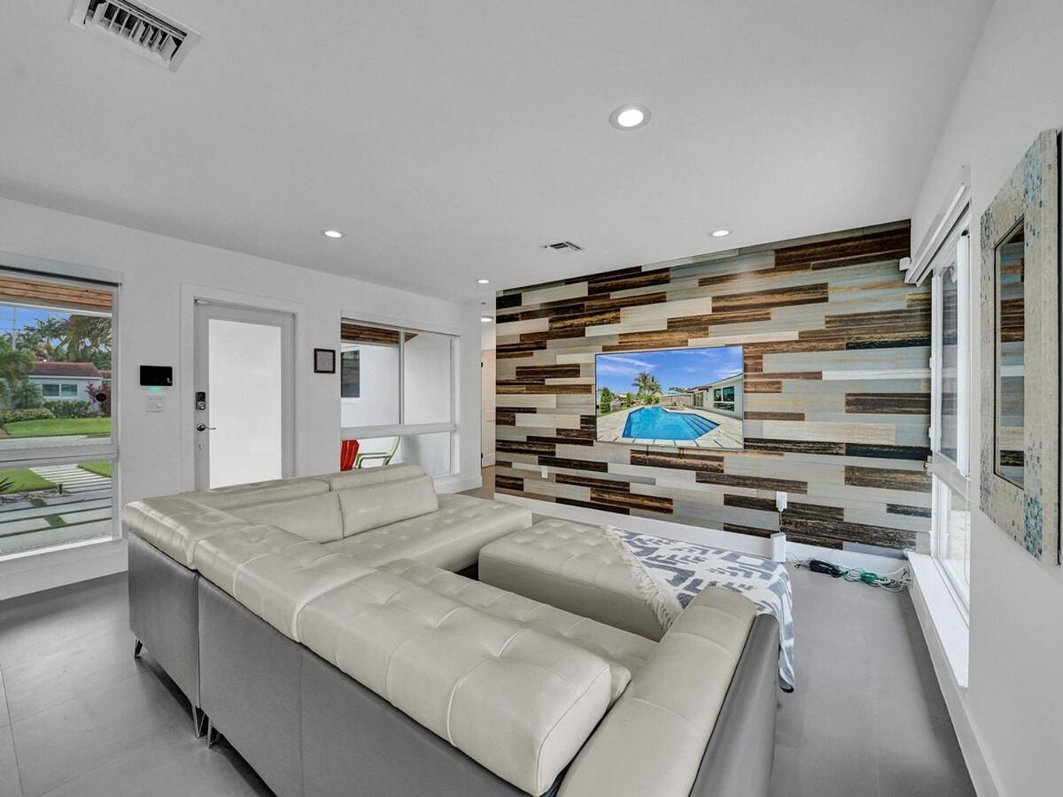 Sandy's Sunshine Oasis Fort Lauderdale