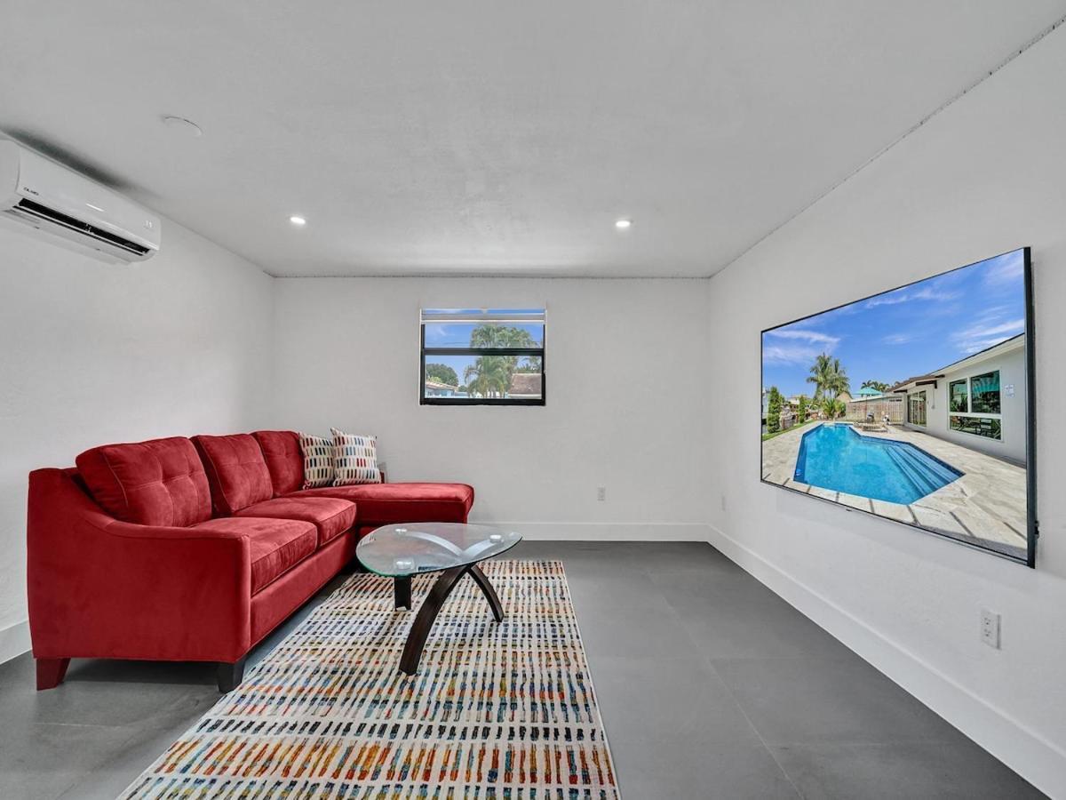Sandy's Sunshine Oasis Holiday home