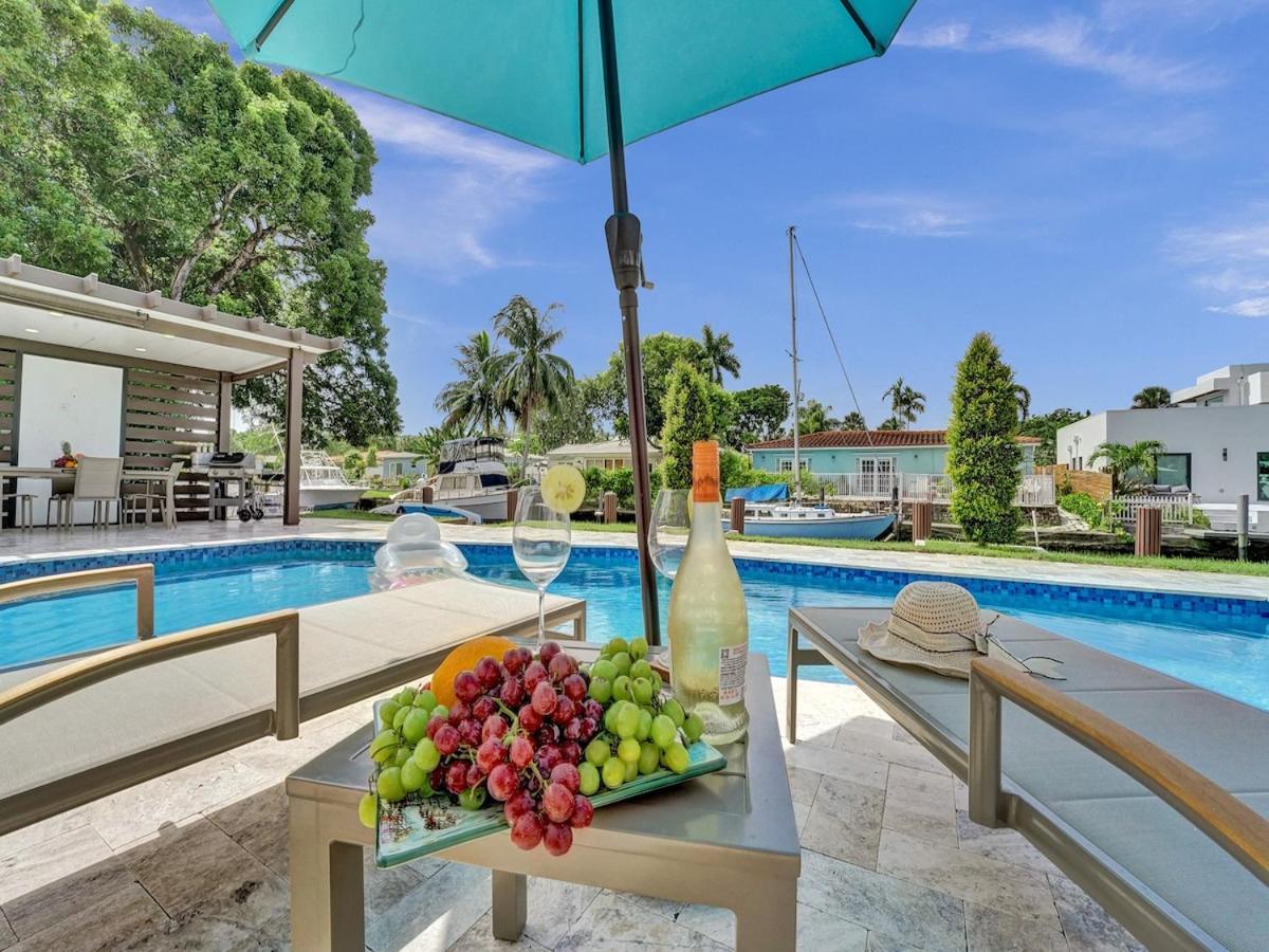 Sandy's Sunshine Oasis Fort Lauderdale