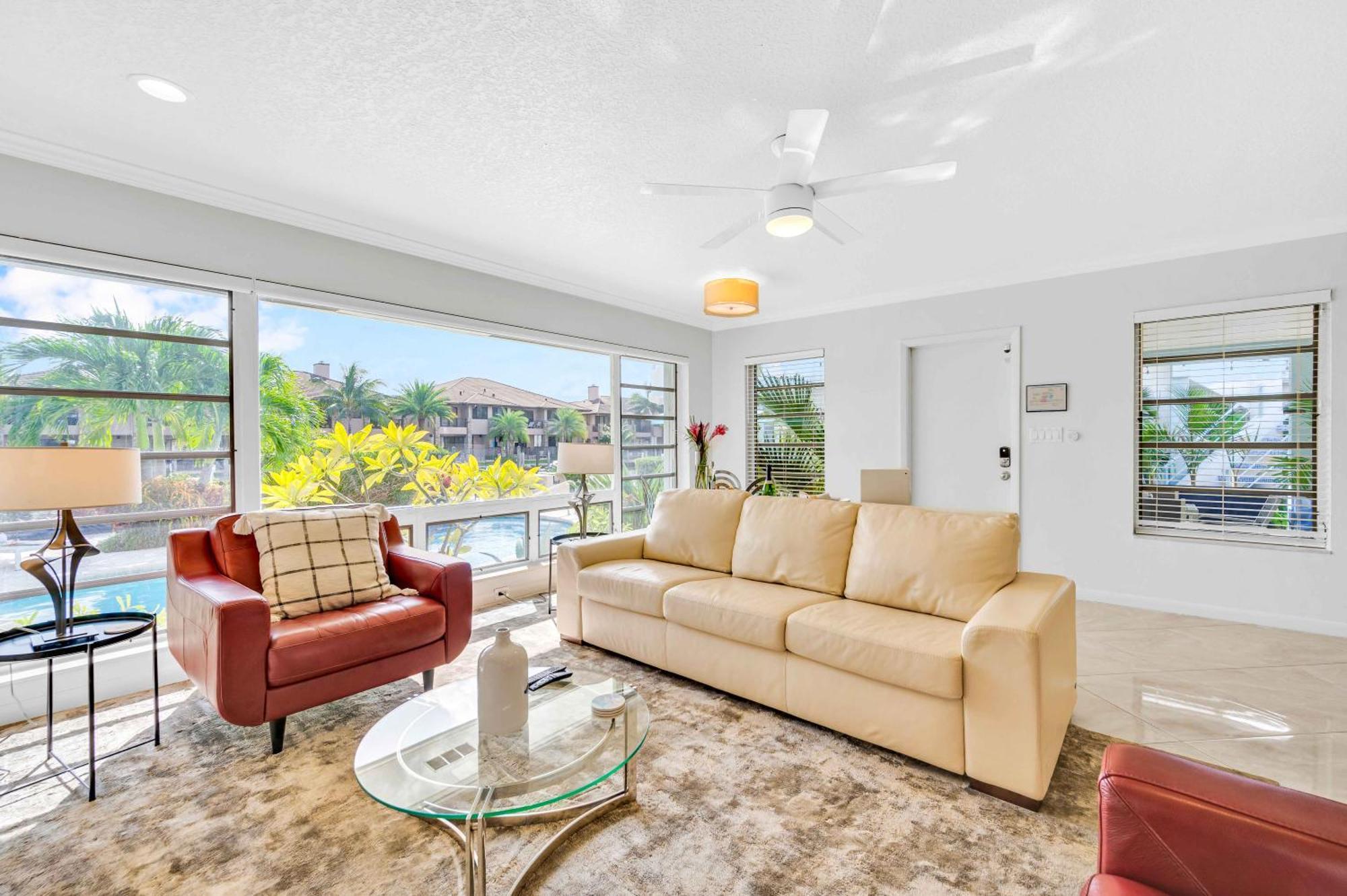 Holiday home Secluded Retreat Heated Pool Dock Access Quiet Neighborhood Saltaire Key Resldences Fort Lauderdale