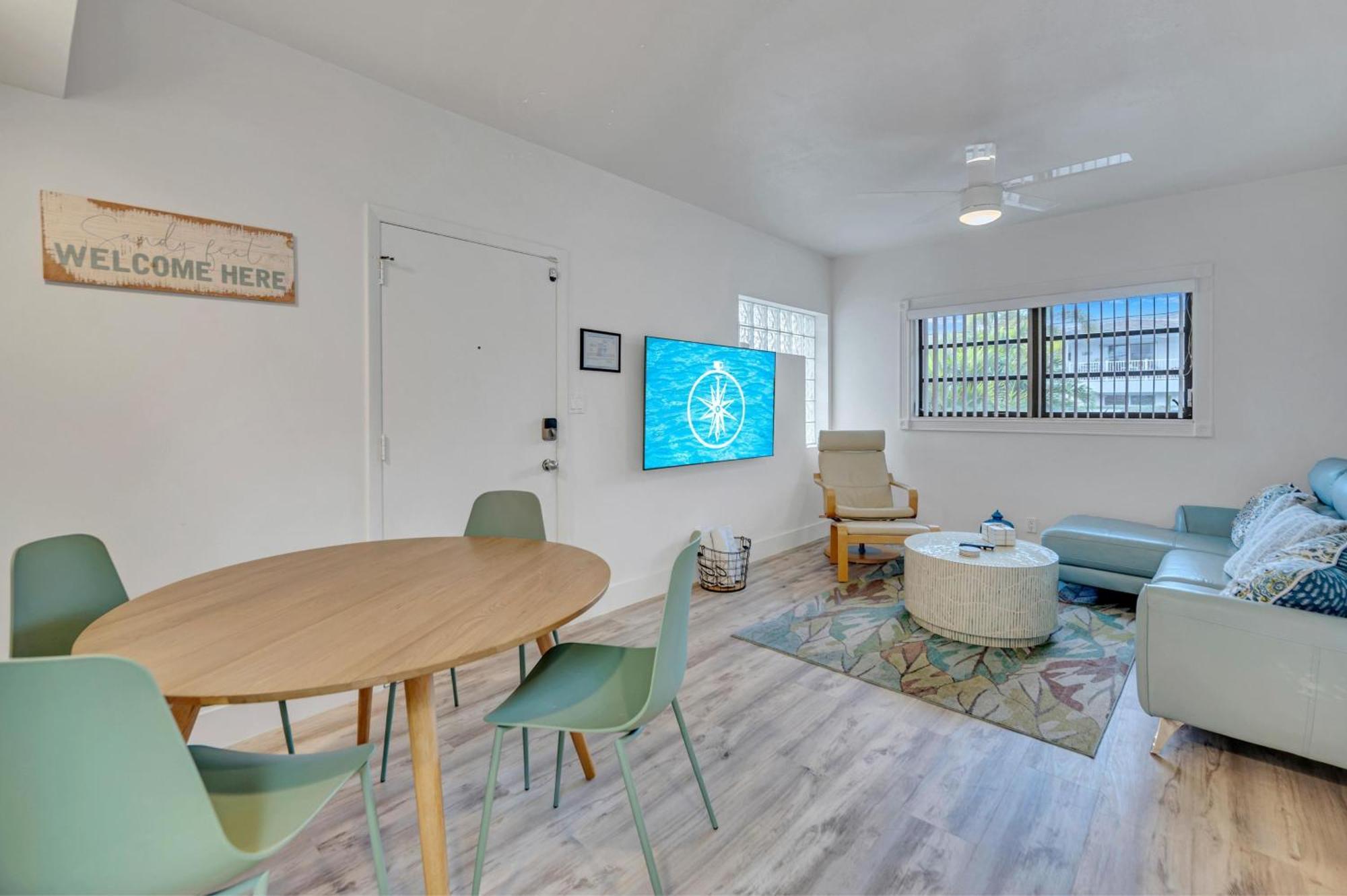 Holiday home Secluded Retreat Heated Pool Dock Access Quiet Neighborhood Saltaire Key Resldences Fort Lauderdale