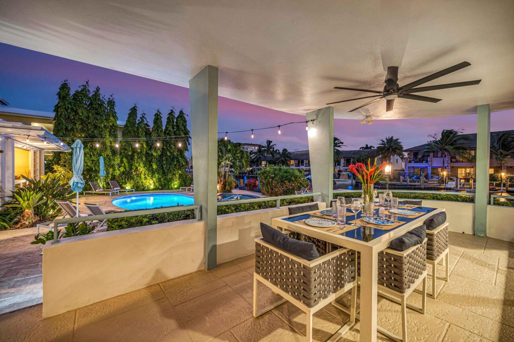 Holiday home Secluded Retreat Heated Pool Dock Access Quiet Neighborhood Saltaire Key Resldences