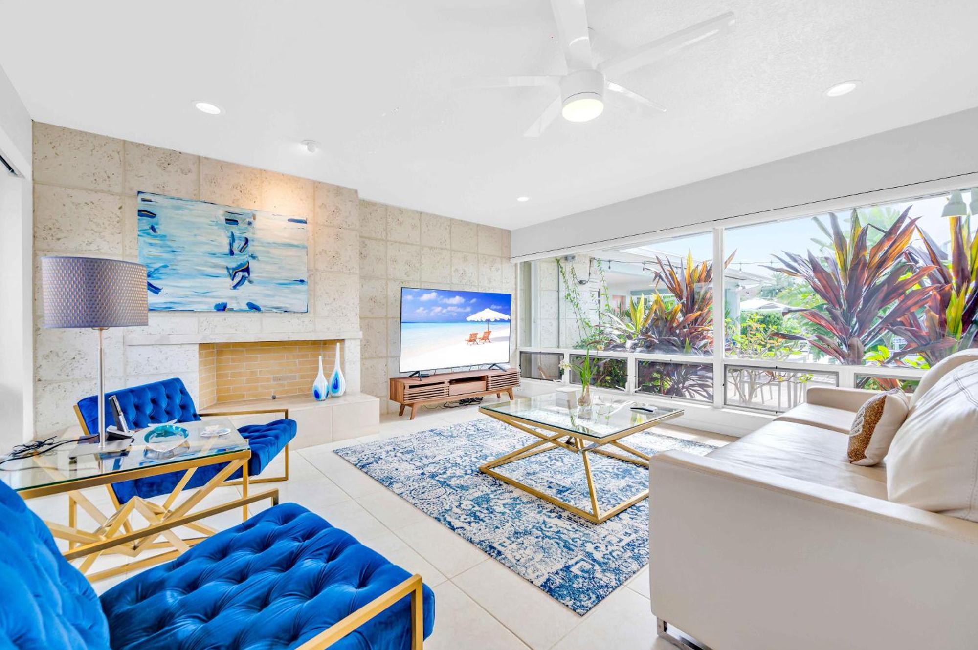Secluded Retreat Heated Pool Dock Access Quiet Neighborhood Saltaire Key Resldences Holiday home *