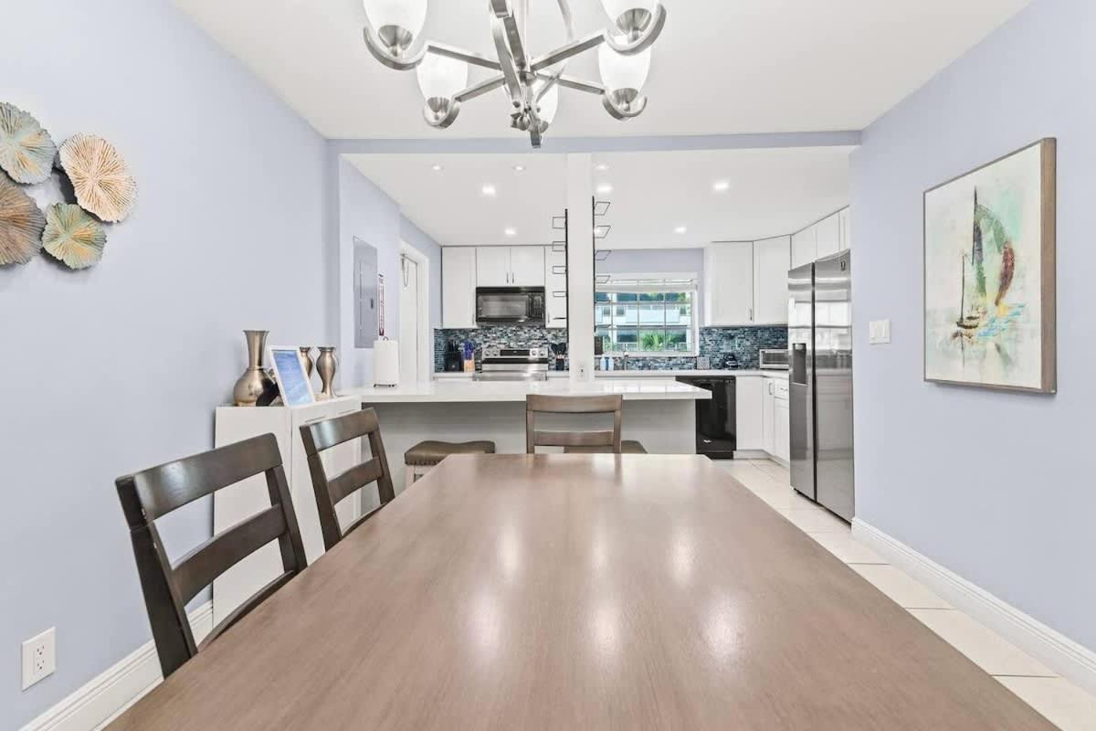 Beach, Pool & Olas Getaway Apartment