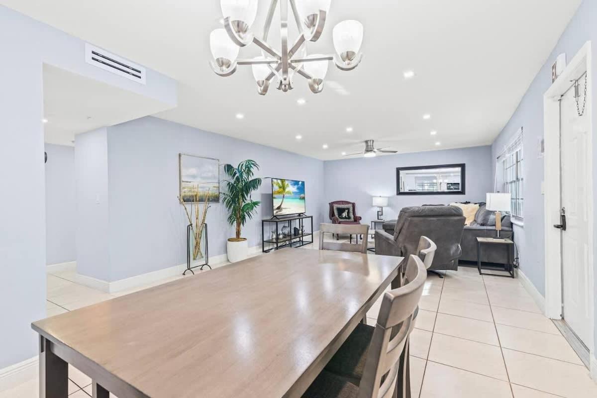 Beach, Pool & Olas Getaway Apartment