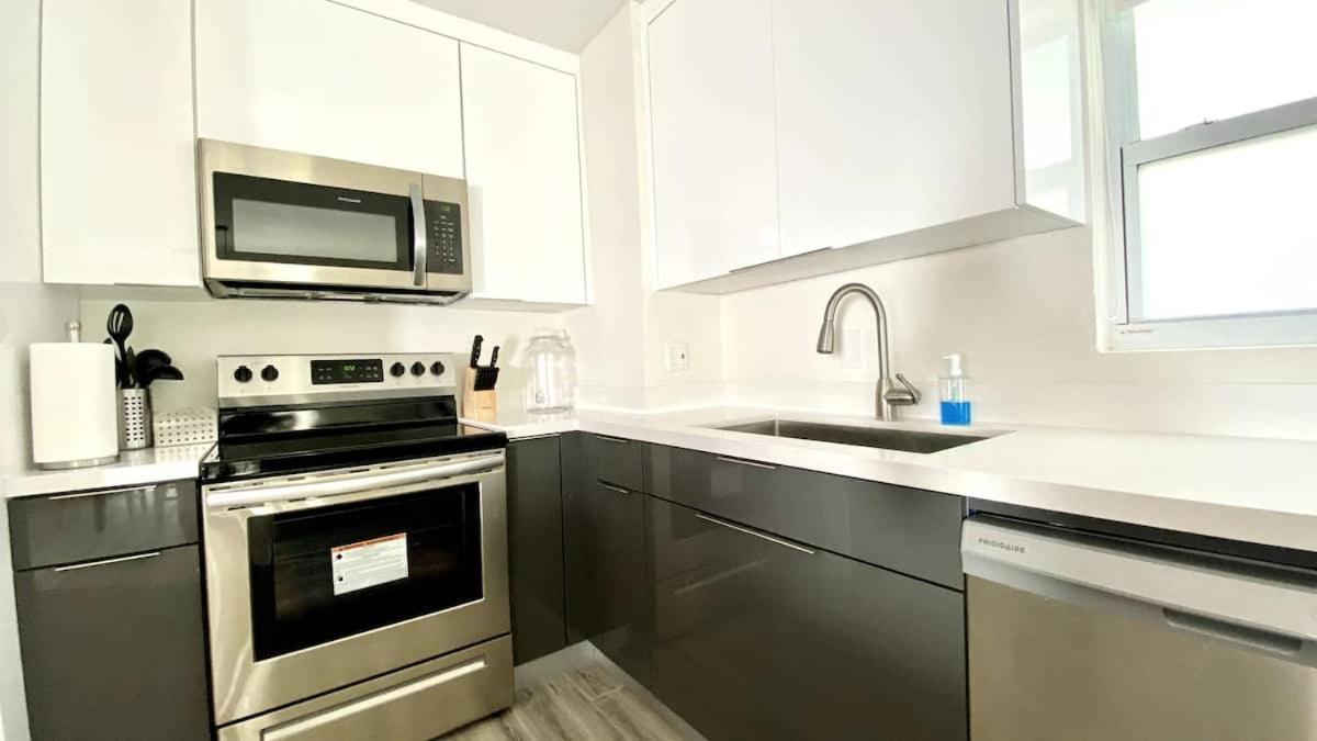Family House 2 Blocks From The 2b2b * Fort Lauderdale