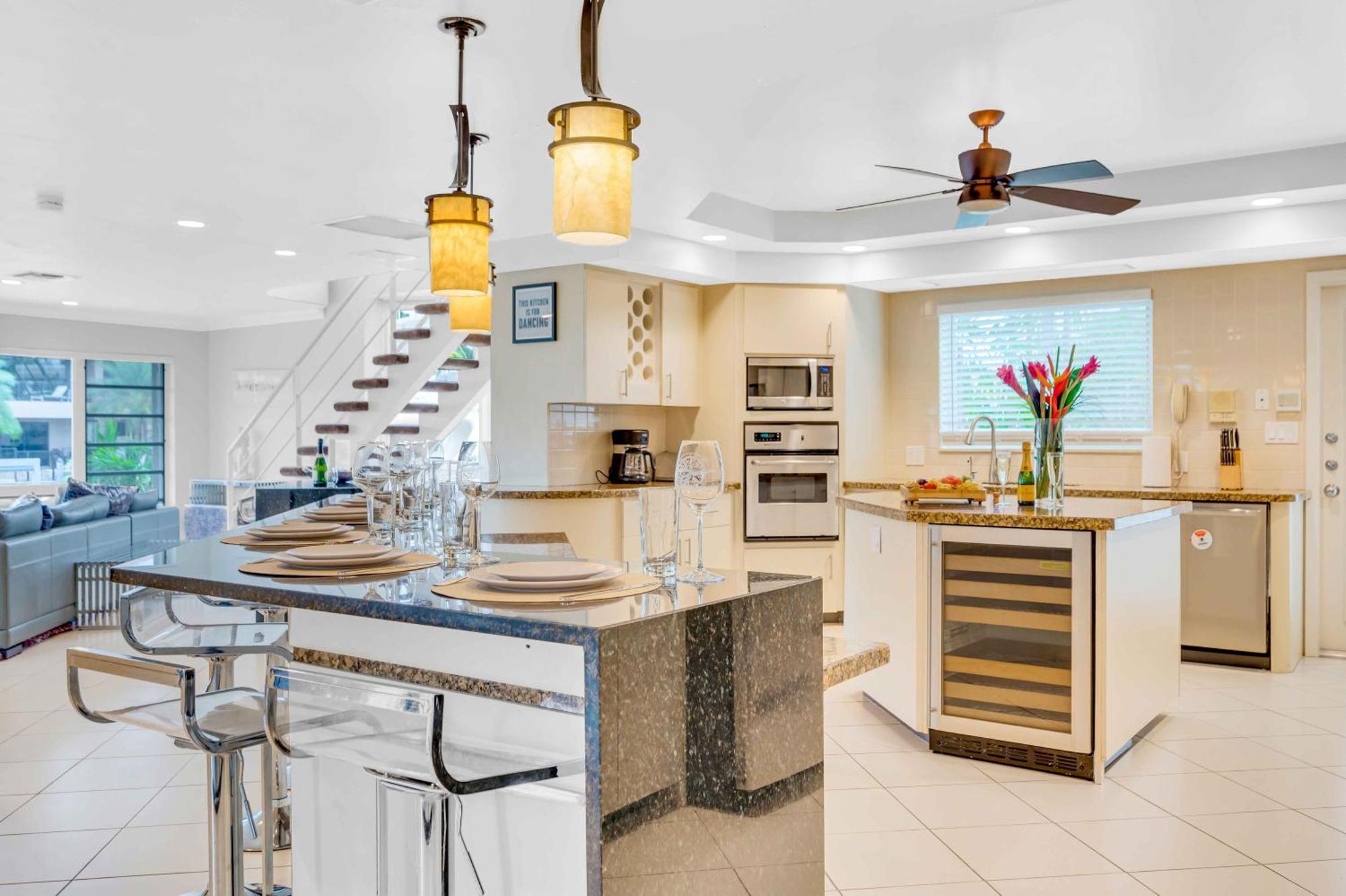 Secluded Retreat Heated Pool Dock Access Quiet Neighborhood Saltaire Key Resldences Holiday home Fort Lauderdale