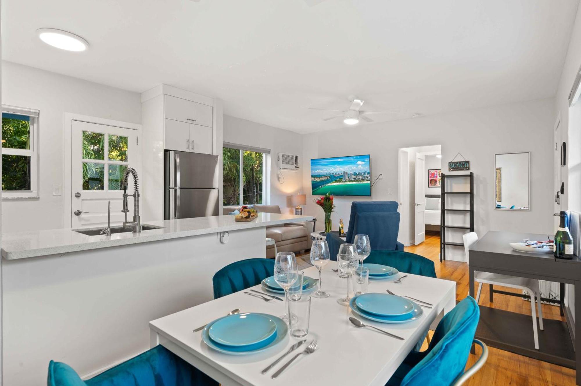 Apartment By The King Bed Lush Patio W Bbq Breakers Key Six H0mes Fort Lauderdale
