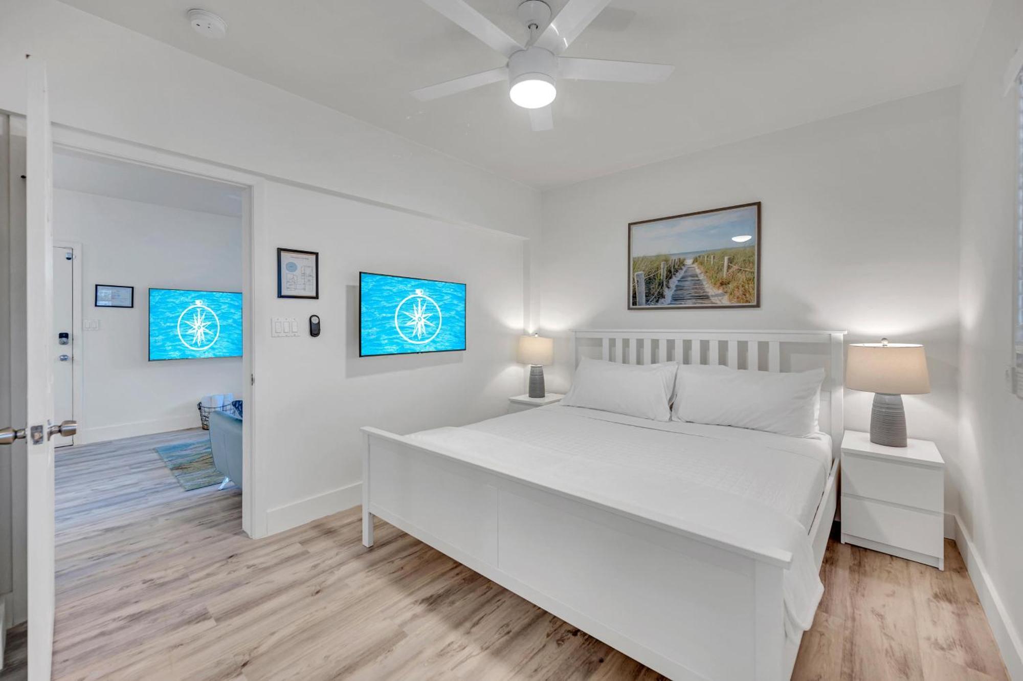 Secluded Retreat Heated Pool Dock Access Quiet Neighborhood Saltaire Key Resldences Fort Lauderdale