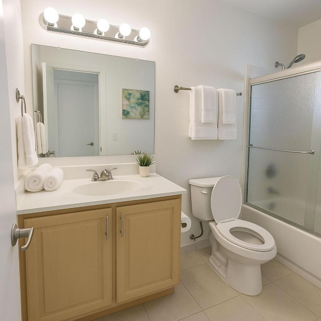 Apartment 456 Lauderdale