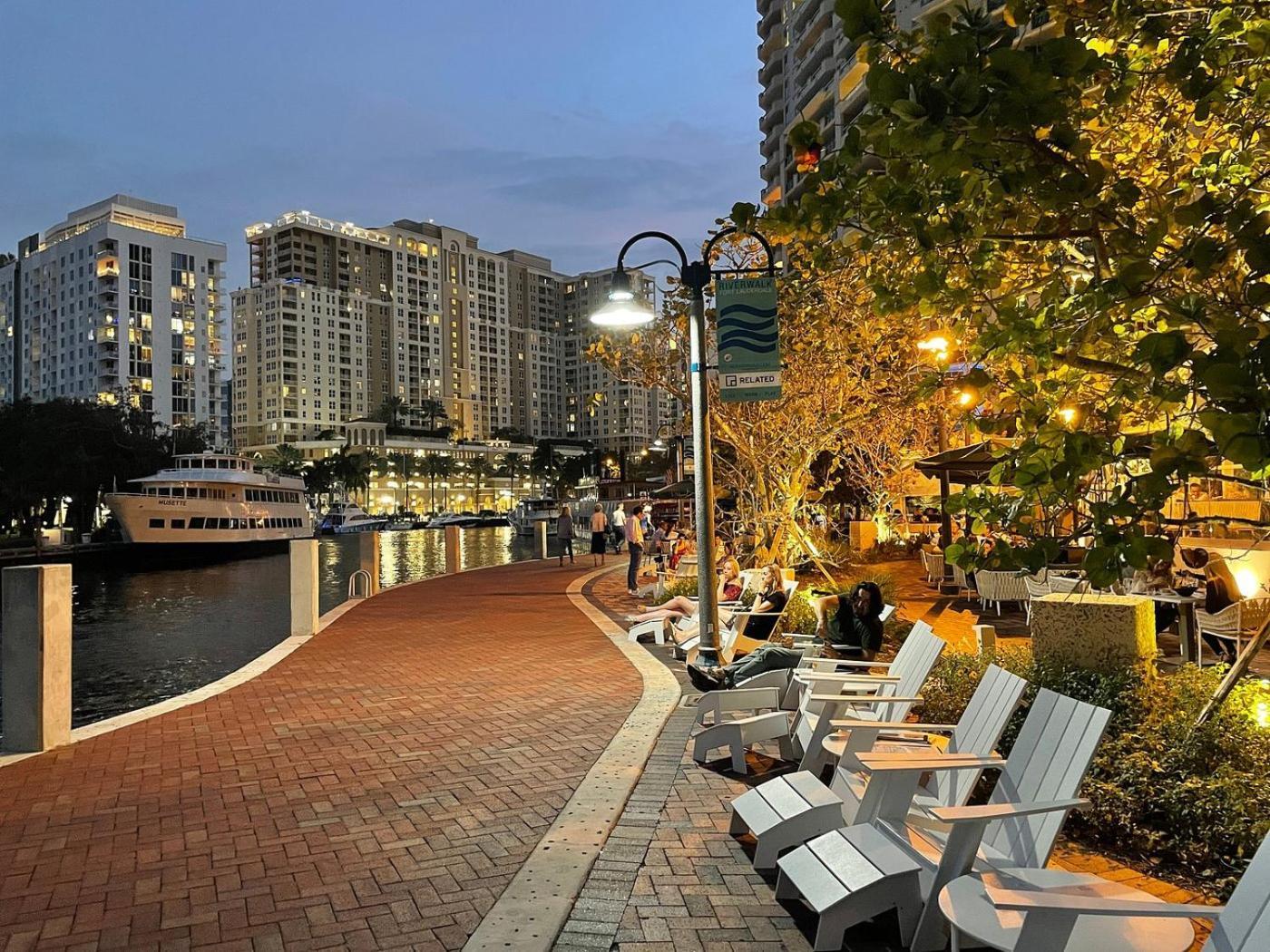Apartment 456 Lauderdale *
