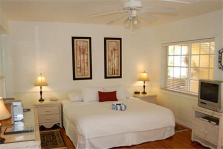 Hotel Worthington All Male 3*