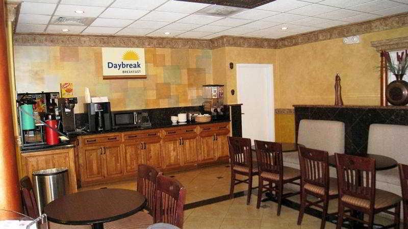 Days By Wyndham Lauderdale-oakland Park Airport N Fort Lauderdale