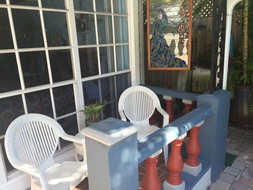 Coral Reef Guest house 3*