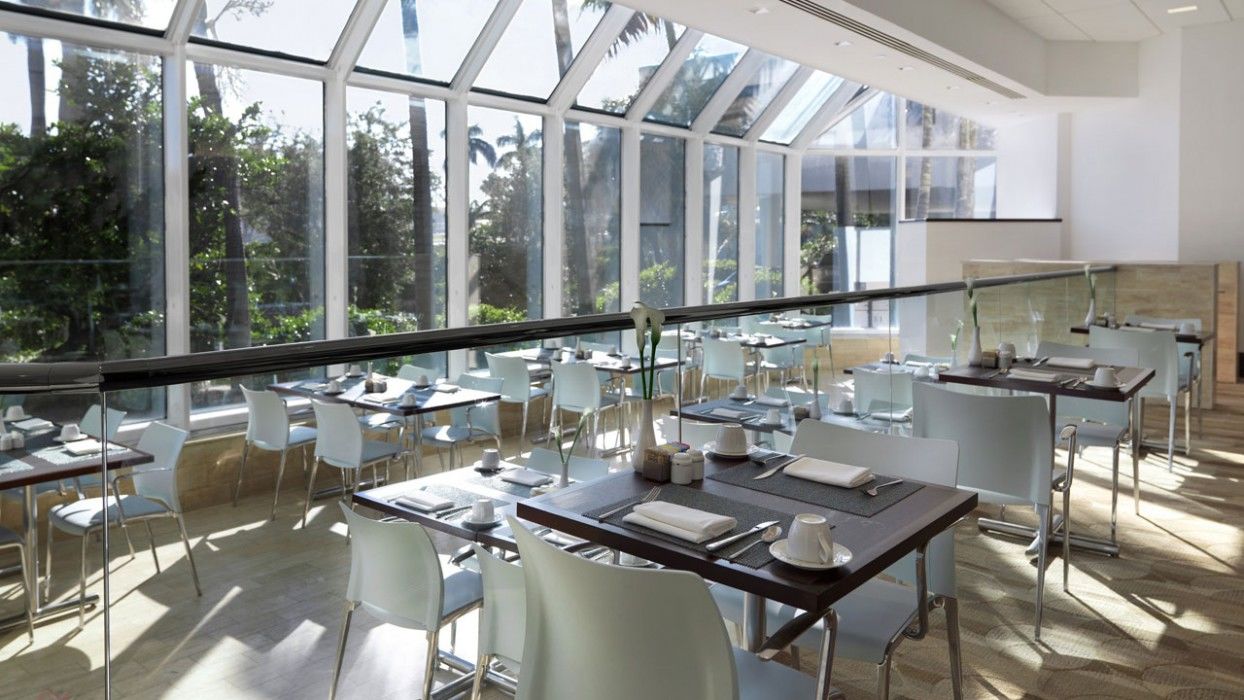 Pier Sixty-six Hotel