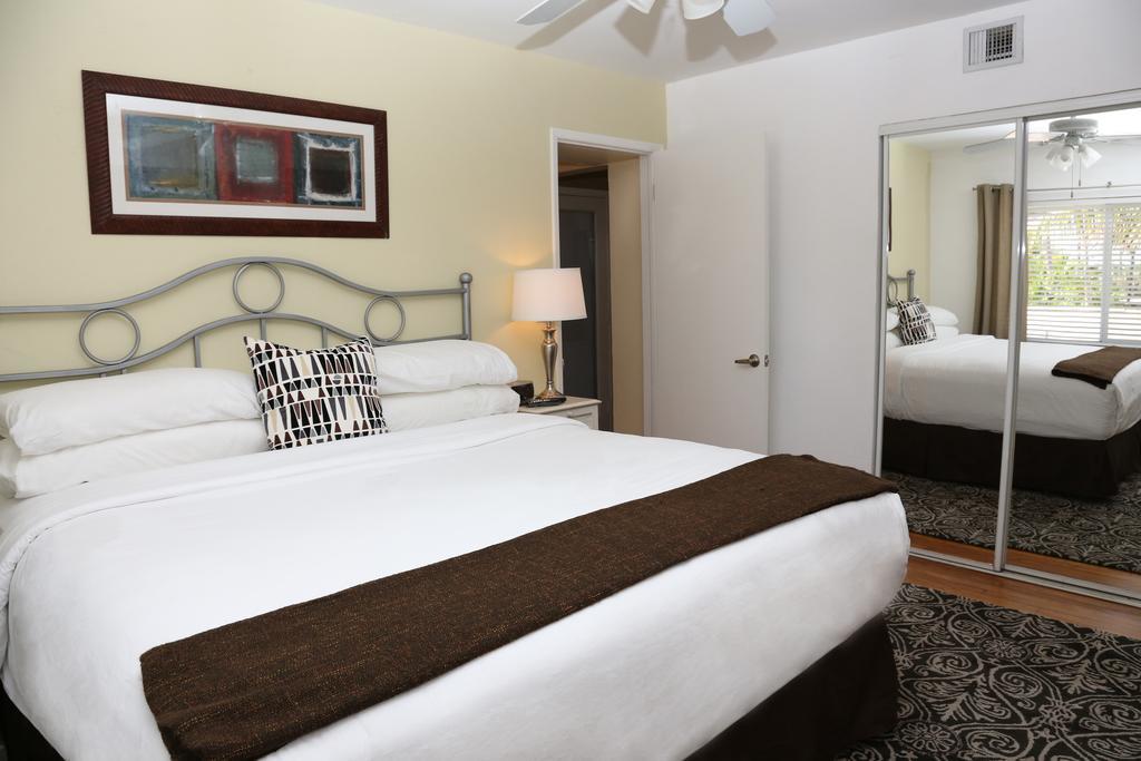 Resort The Cabanas Guesthouse & Spa - Gay Resort Catering To Gay Men