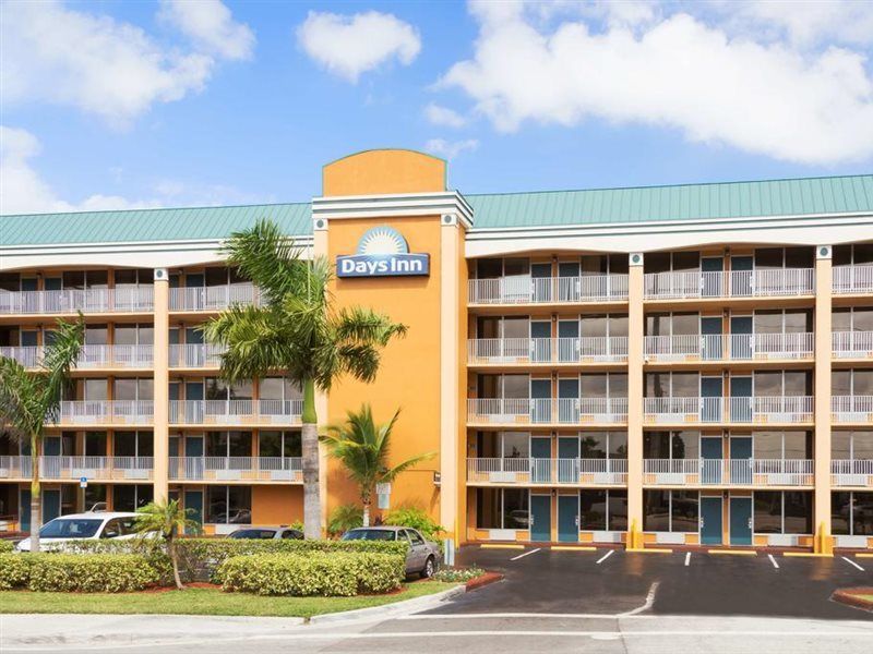 Days By Wyndham Lauderdale-oakland Park Airport N Hotel