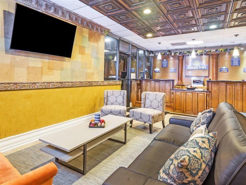 Days By Wyndham Lauderdale-oakland Park Airport N Hotel