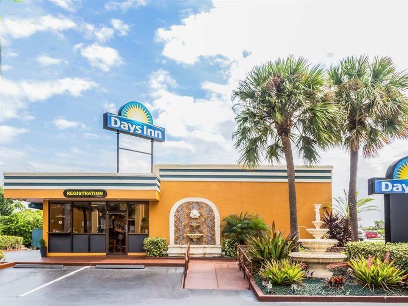 Days By Wyndham Lauderdale-oakland Park Airport N 2*