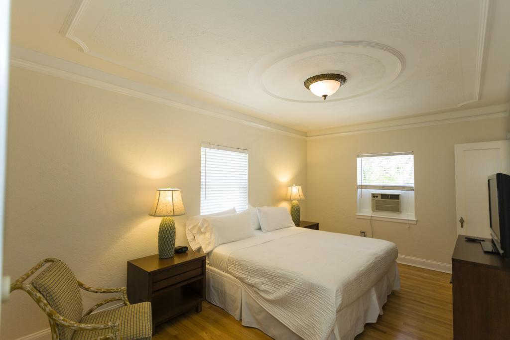 Inn Granada