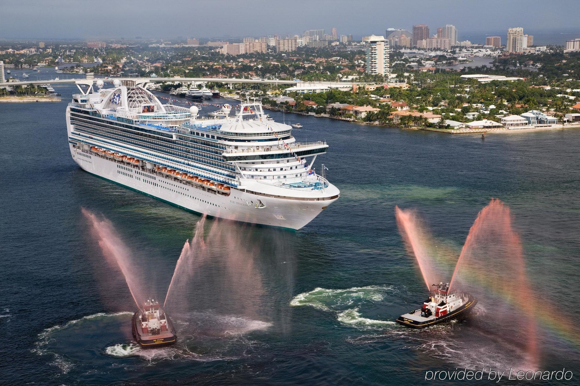Hotel Express & Lauderdale Airport/cruise Port By Ihg 3*