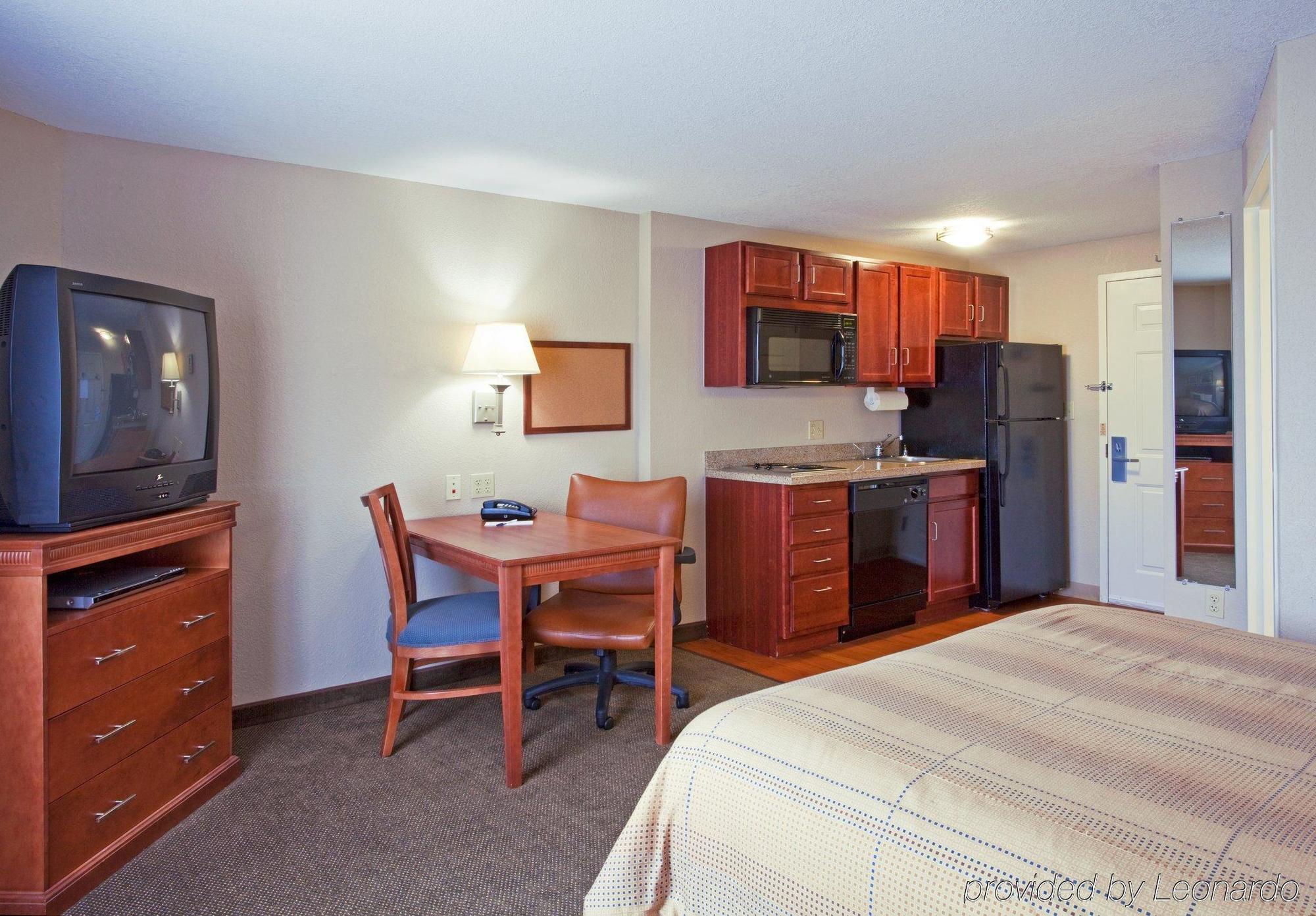 Candlewood Lauderdale Airport-cruise By Ihg Hotel