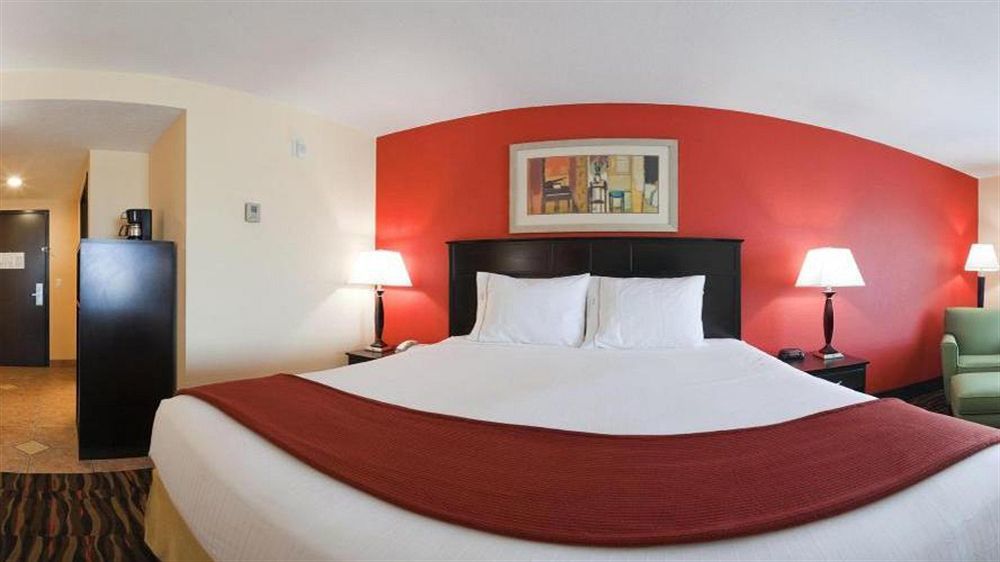 Hotel Express & Lauderdale Airport/cruise Port By Ihg