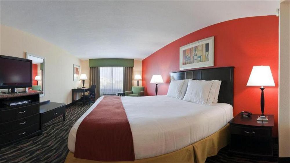 Express & Lauderdale Airport/cruise Port By Ihg Hotel Fort Lauderdale