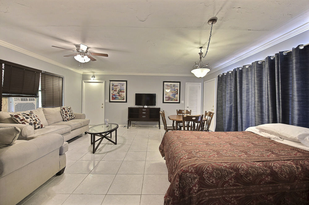 Sea Plaza Motel 2*