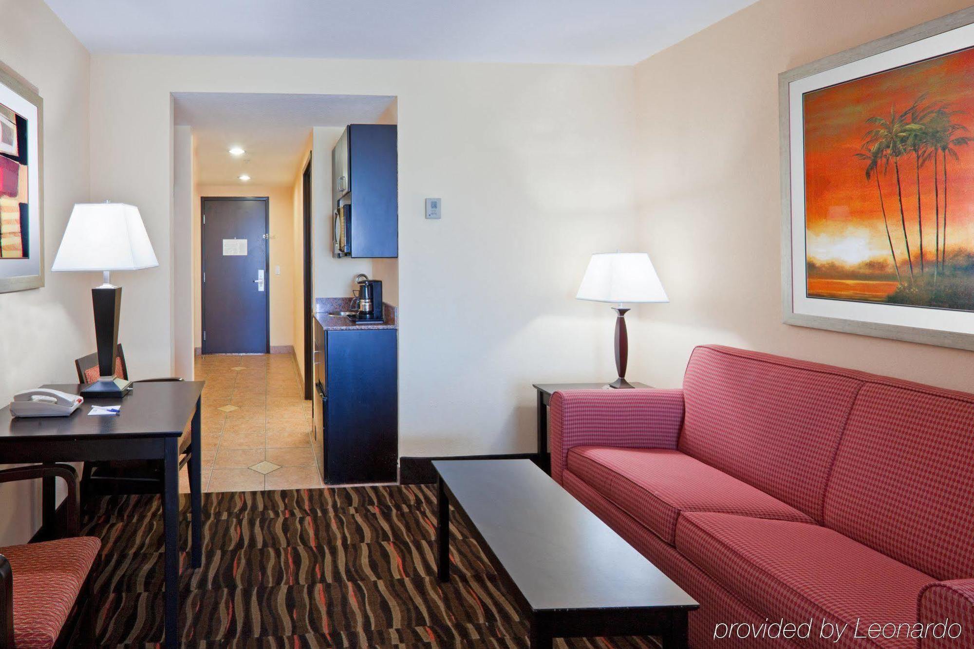 Express & Lauderdale Airport/cruise Port By Ihg Hotel 3*