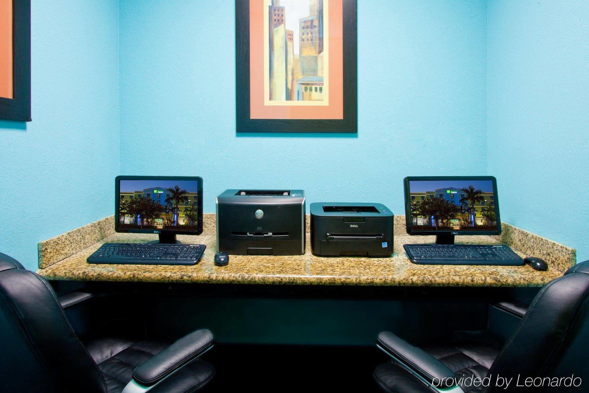 Hotel Express & Lauderdale Airport/cruise Port By Ihg 3*