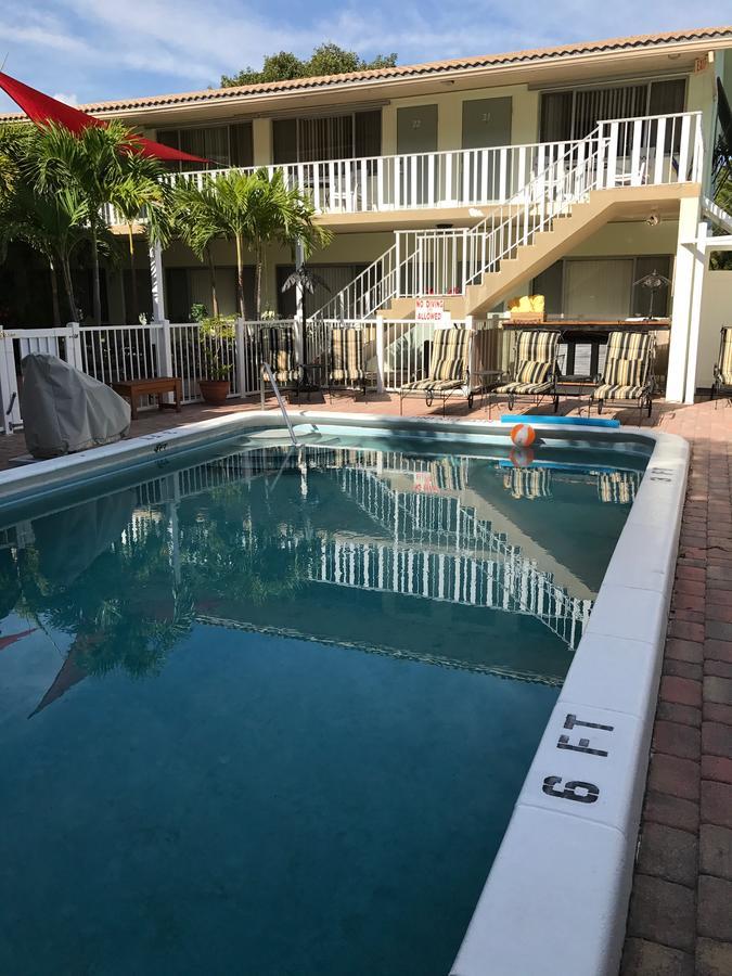 The Big Coconut - Gay Men's Hotel 3*