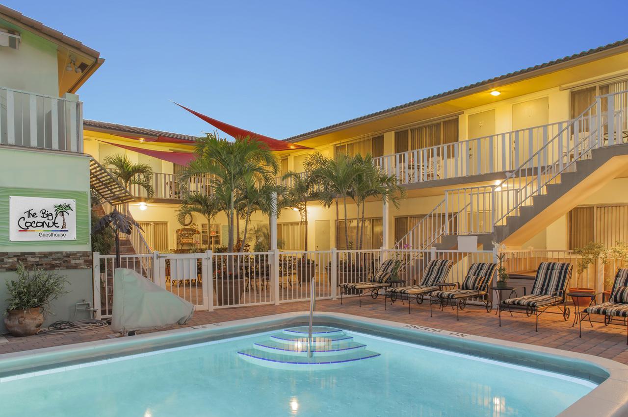 The Big Coconut - Gay Men's Hotel Fort Lauderdale