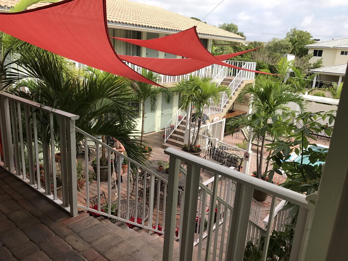 The Big Coconut - Gay Men's Hotel 3*