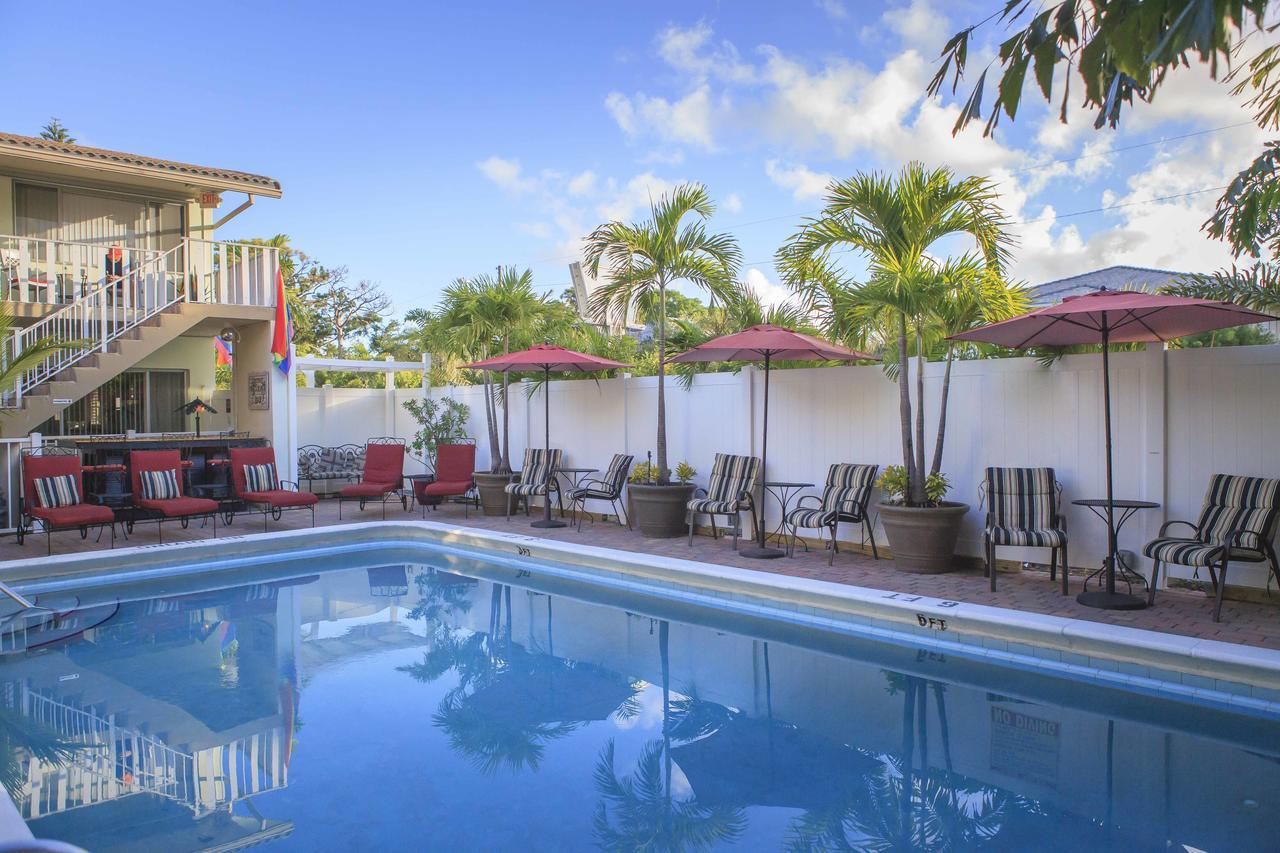 The Big Coconut - Gay Men's Hotel Fort Lauderdale
